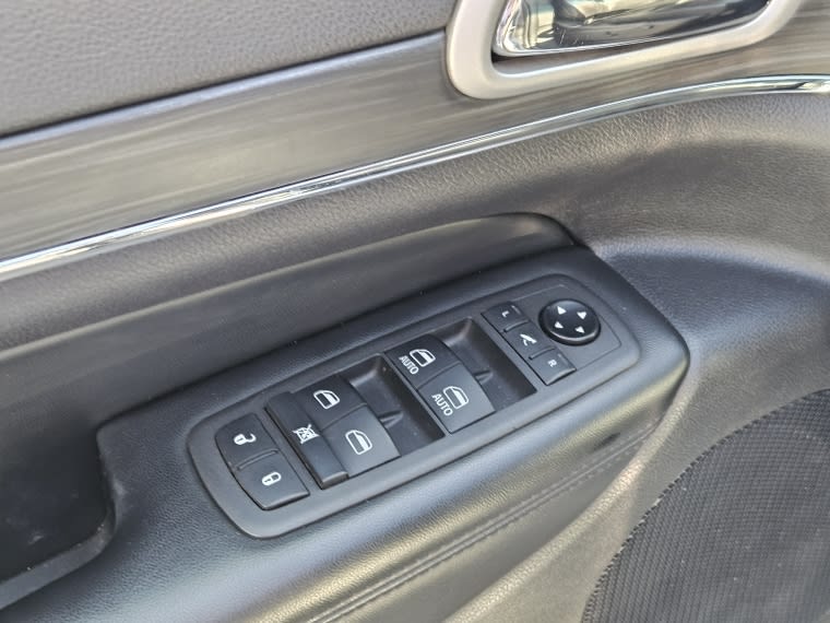 Jeep Grand Cherokee 3.6 Limited Lx At 4x4 año 2022
