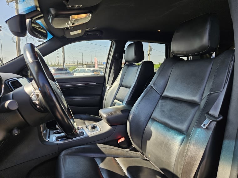 Jeep Grand Cherokee 3.6 Limited Lx At 4x4 año 2022