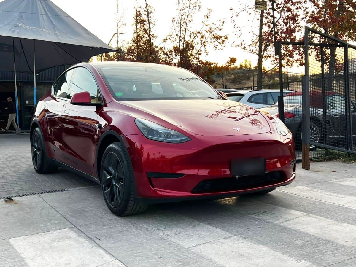 Tesla Model Y Standart Range año 2025
