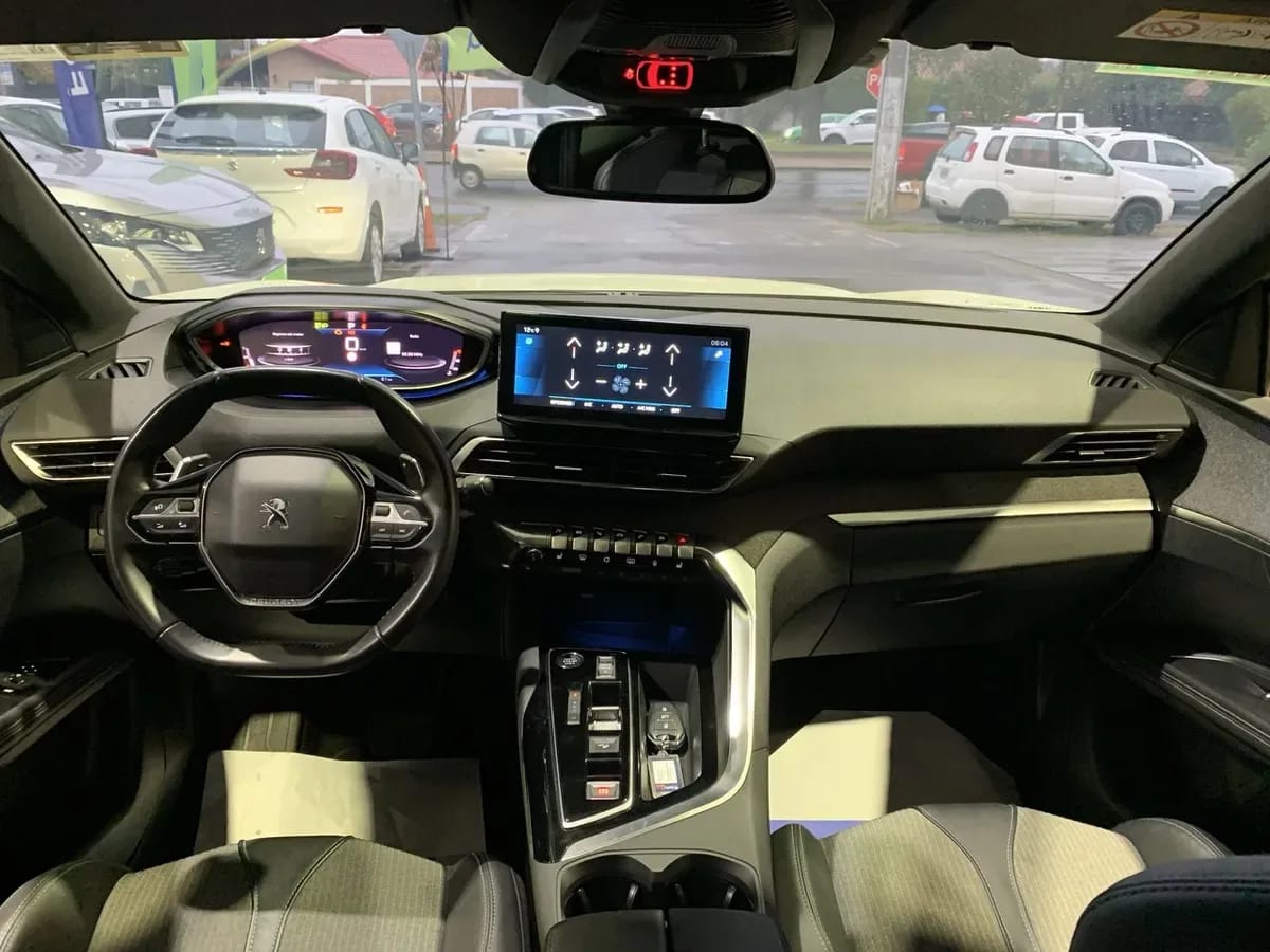 Peugeot 3008 1.5 Allure Pack Bluehdi 130 4x2 Eat8 5p año 2024