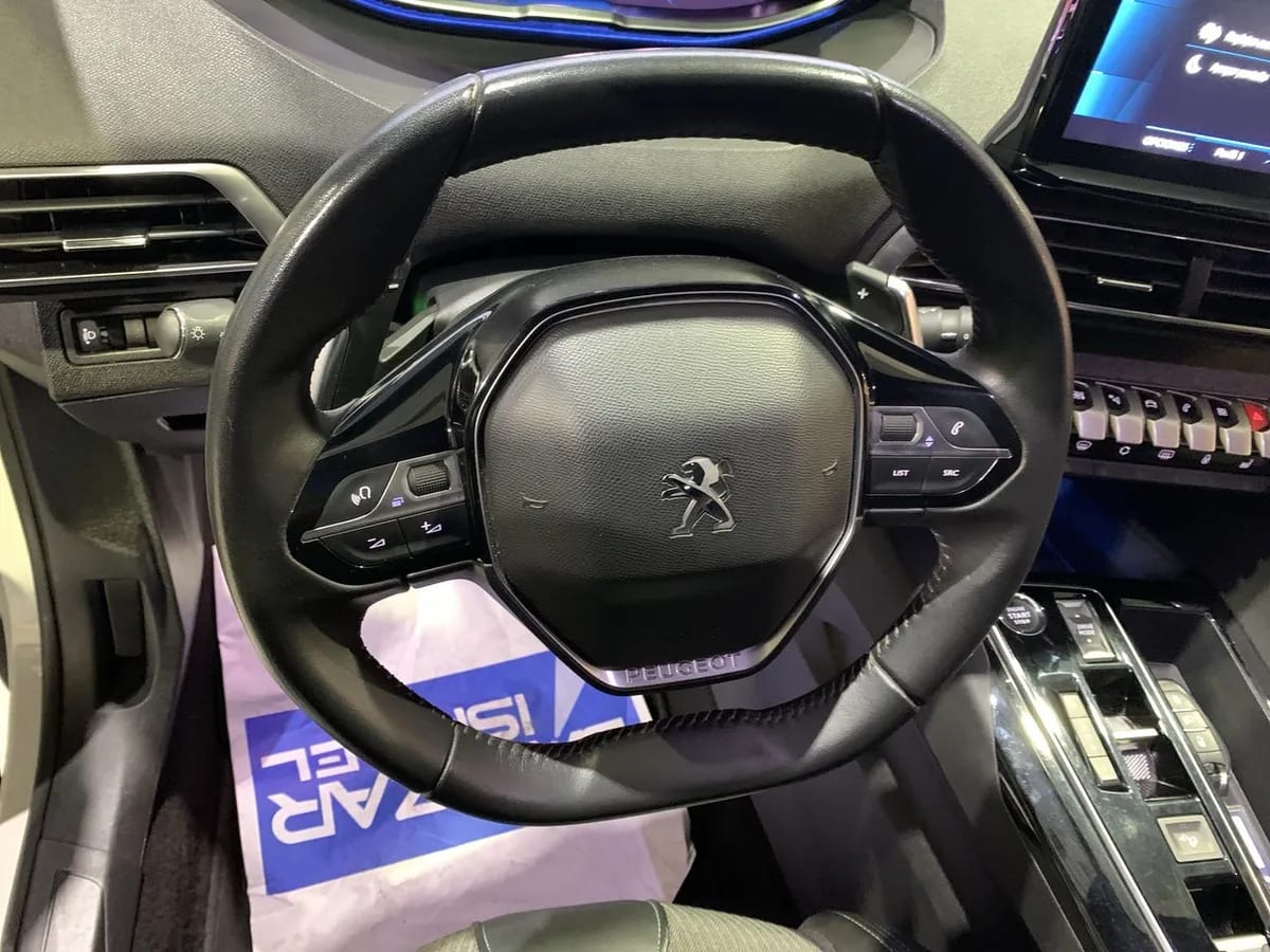 Peugeot 3008 1.5 Allure Pack Bluehdi 130 4x2 Eat8 5p año 2024