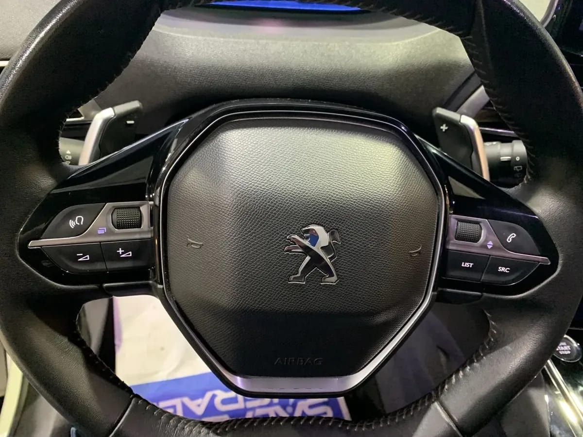 Peugeot 3008 1.5 Allure Pack Bluehdi 130 4x2 Eat8 5p año 2024