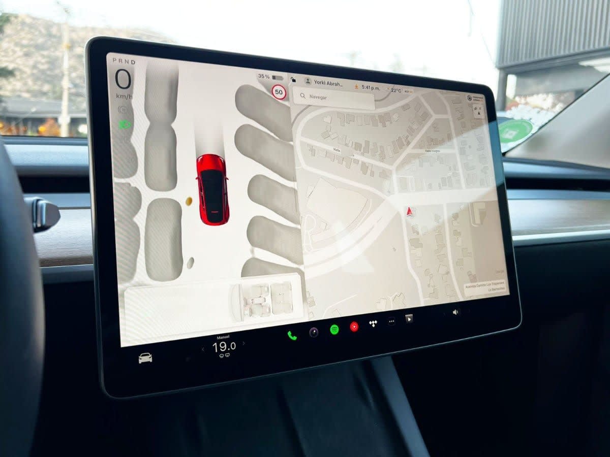 Tesla Model Y Standart Range año 2025