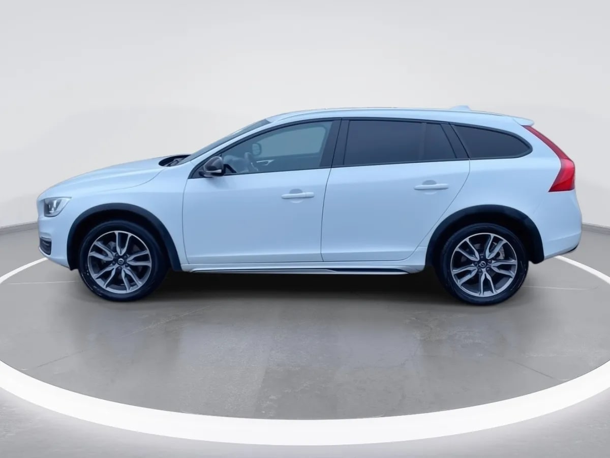 Volvo V60 2.5 D4 Diesel Cross Country Comfort Awd At 5p año 2019