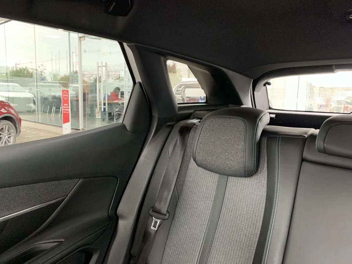 Peugeot 3008 1.5 Allure Pack Bluehdi 130 4x2 Eat8 5p año 2024