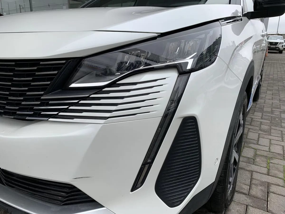 Peugeot 3008 1.5 Allure Pack Bluehdi 130 4x2 Eat8 5p año 2024