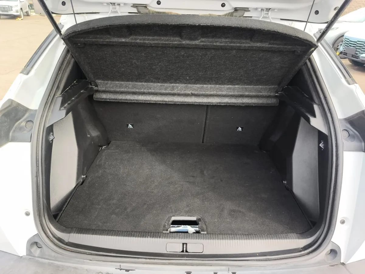 Peugeot 2008 1.5 Allure Pack Bluehdi 130hp Diesel 4x2 Eat8 5p año 2024