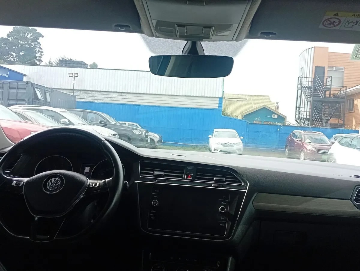 Volkswagen Tiguan 1.4 Tsi Comfortline 4x2 7a 150hp At 5p año 2018