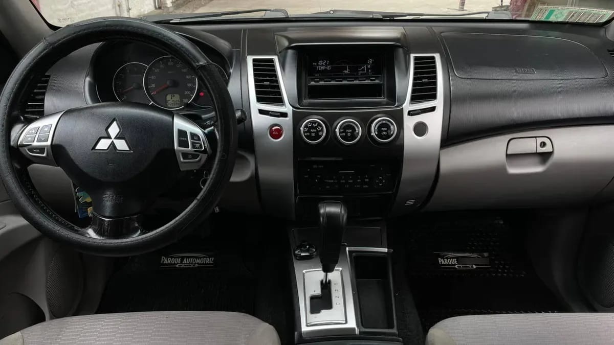 Mitsubishi Montero Sport G2 2.5 Diesel 2wd At año 2013