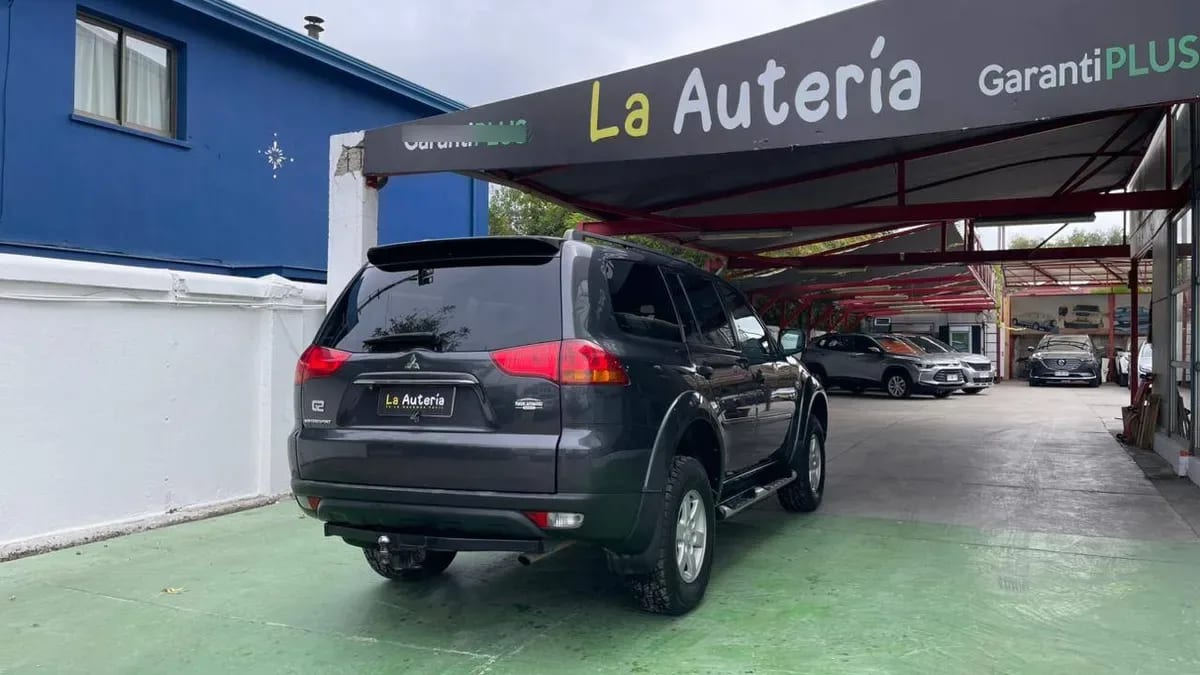 Mitsubishi Montero Sport G2 2.5 Diesel 2wd At año 2013