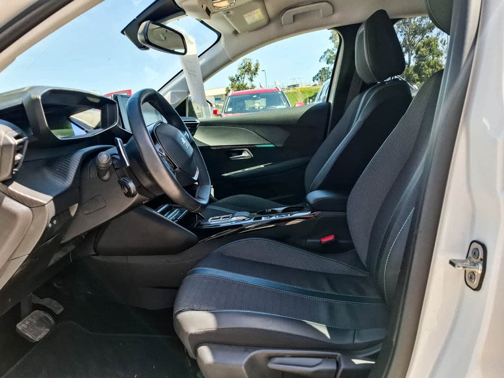 Peugeot 208 Allure año 2023