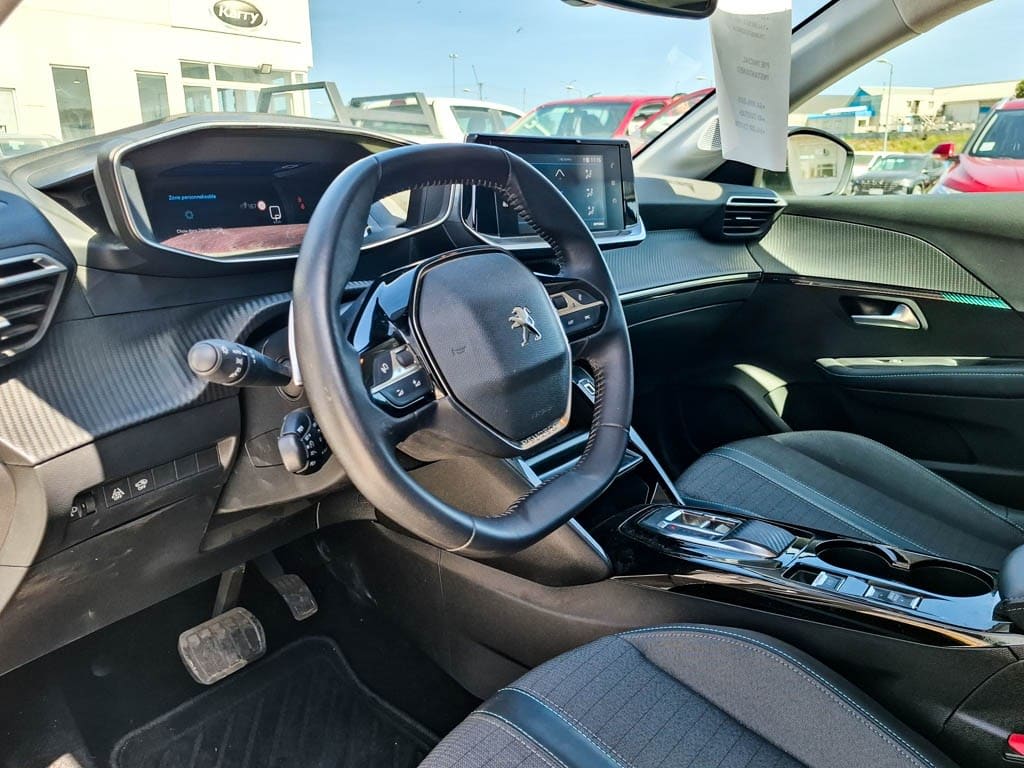 Peugeot 208 Allure año 2023