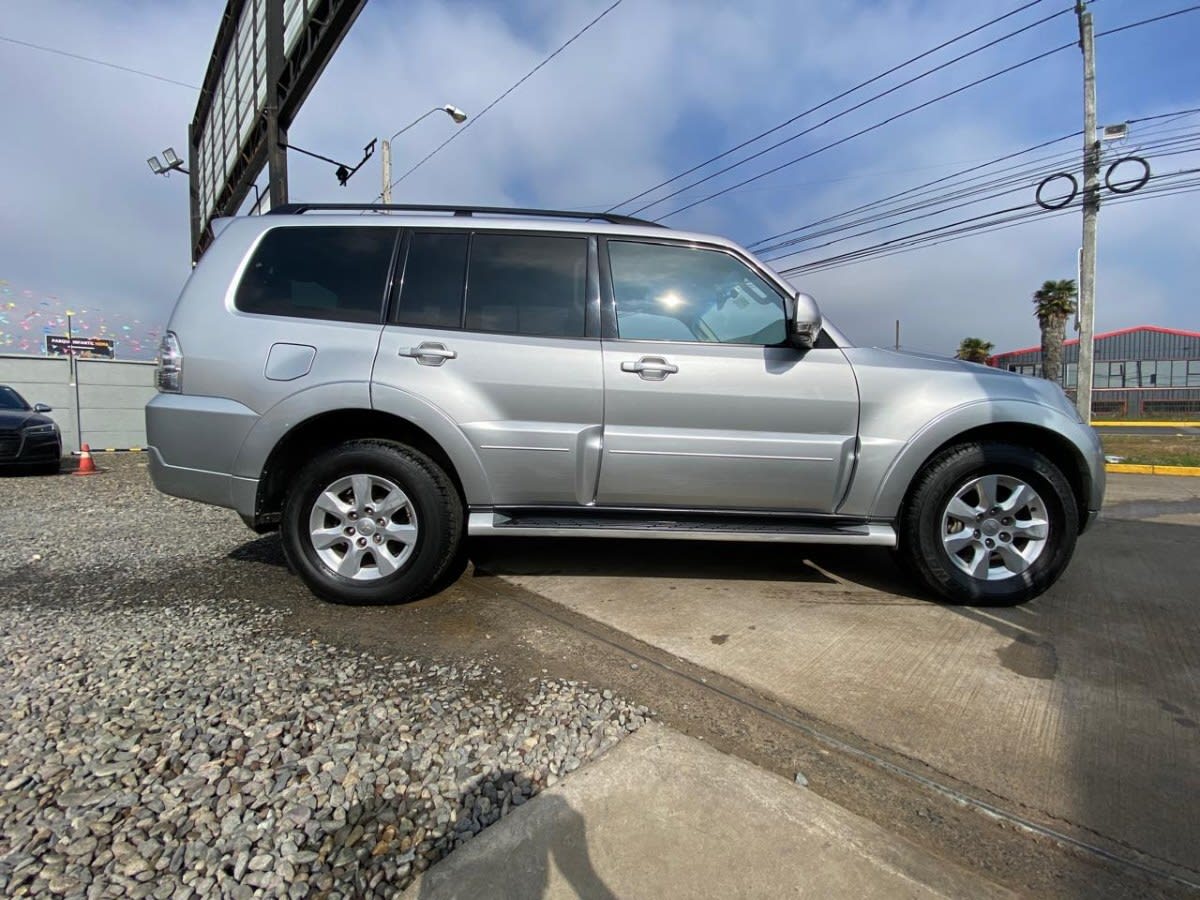 Mitsubishi Montero Largo 3.2 Diesel 4x4 3 Filas año 2019