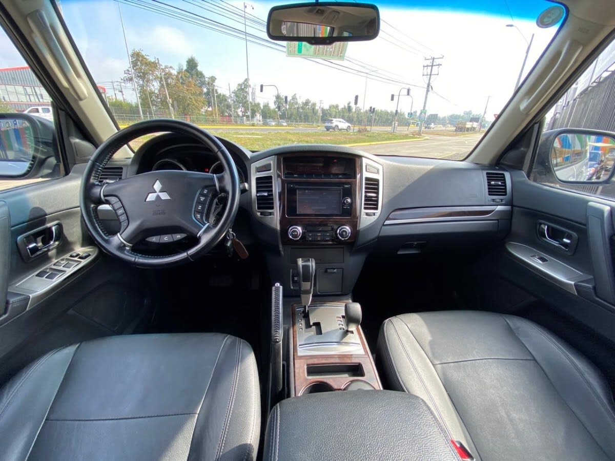 Mitsubishi Montero Largo 3.2 Diesel 4x4 3 Filas año 2019