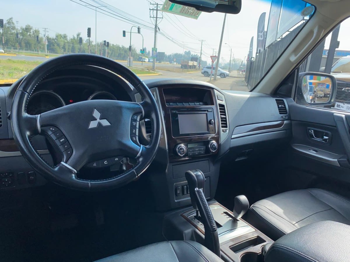 Mitsubishi Montero Largo 3.2 Diesel 4x4 3 Filas año 2019