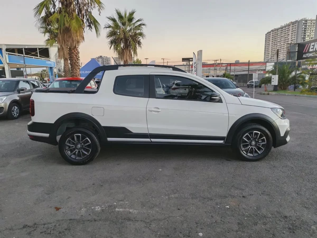 VOLKSWAGEN SAVEIRO 1.6 Cross Mt año 2024