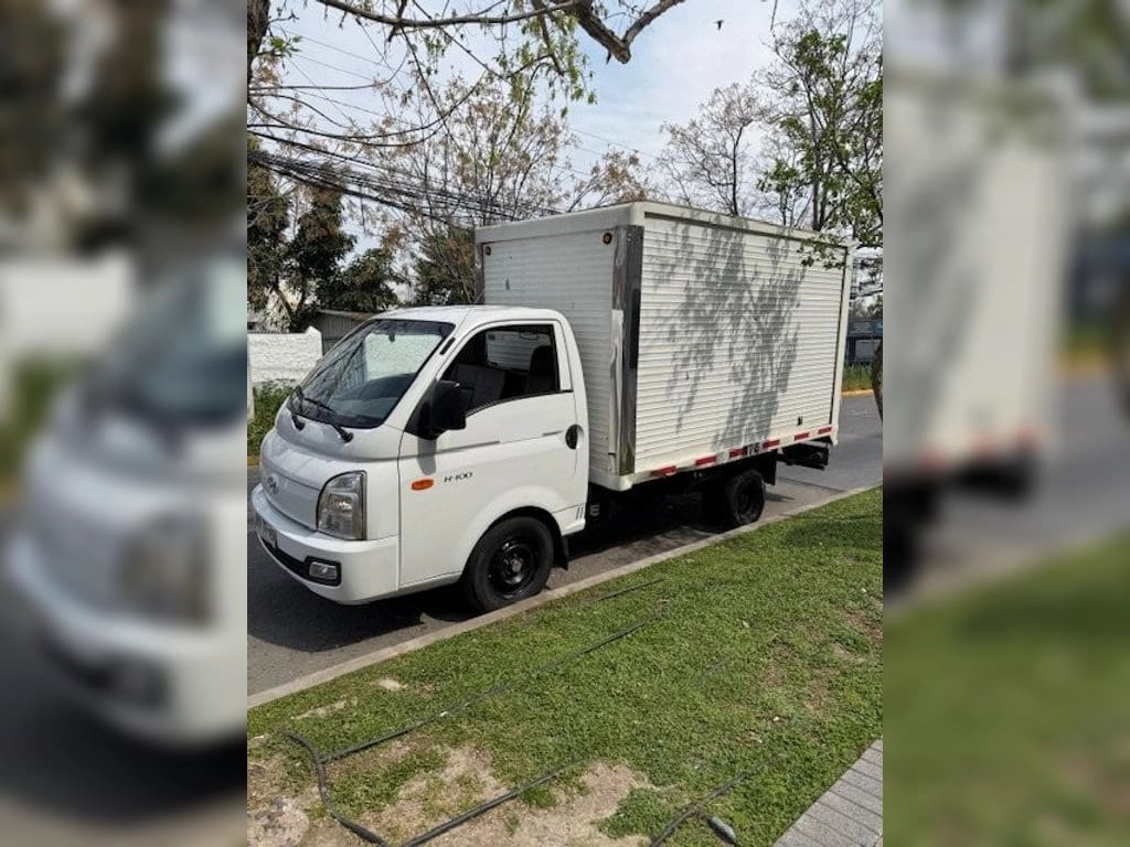 HYUNDAI PORTER 2.5 Crdi Diesel Gls 4x2 Chasis Ac 6mt 2p año 2022