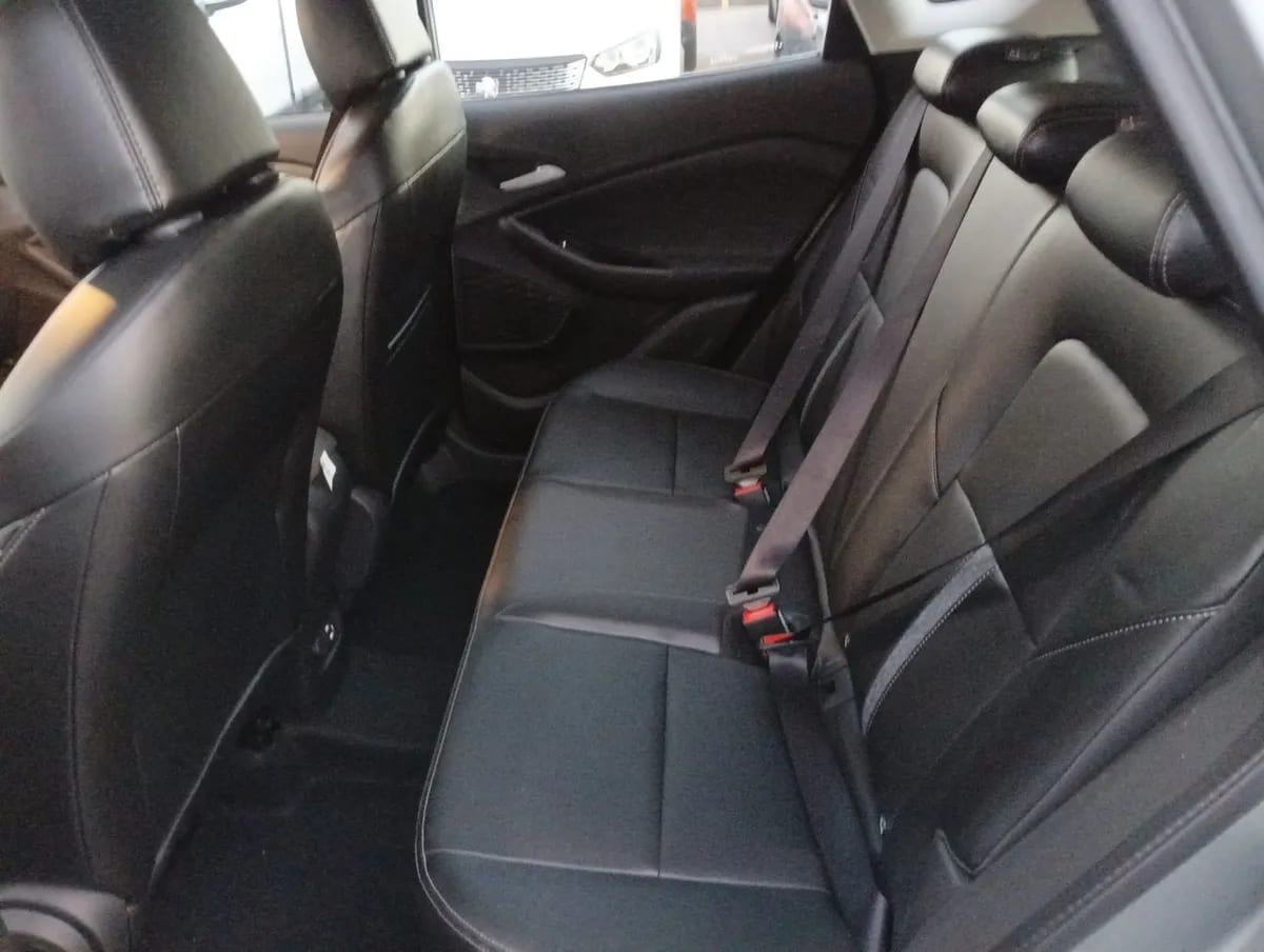 Chevrolet Tracker 1.2t Ltz R 4x2 At 5p año 2026
