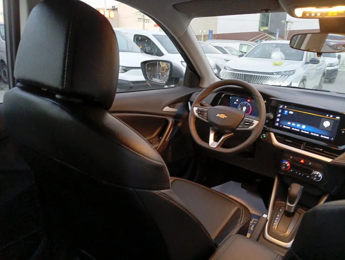 Chevrolet Tracker 1.2t Ltz R 4x2 At 5p año 2026