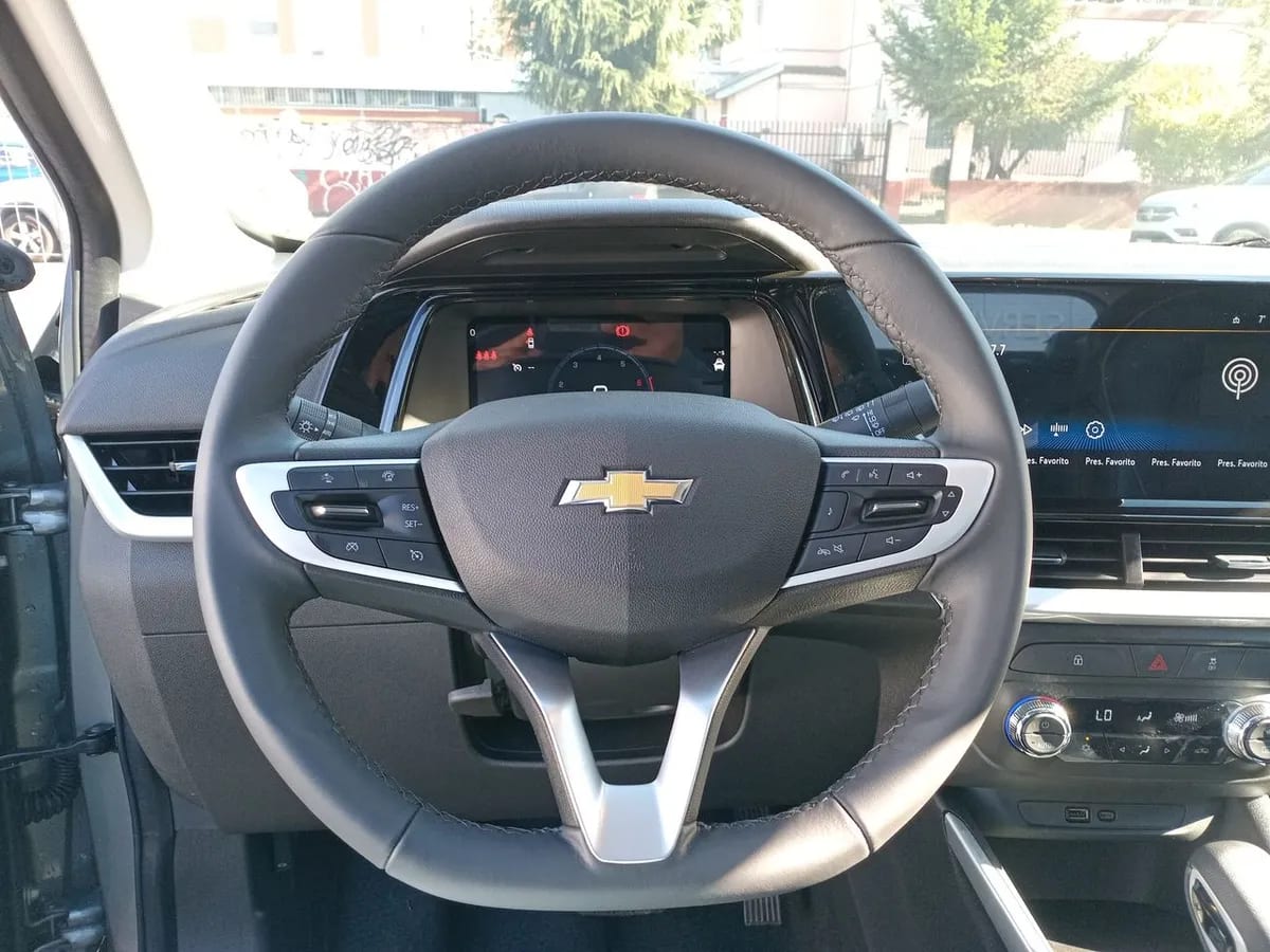 Chevrolet Tracker 1.2t Ltz R 4x2 At 5p año 2026