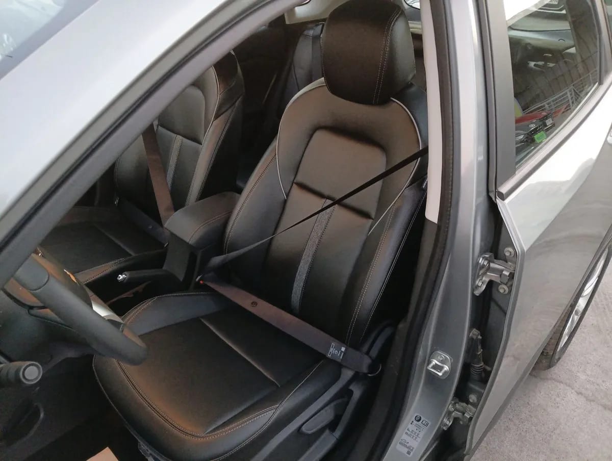 Chevrolet Tracker 1.2t Ltz R 4x2 At 5p año 2026