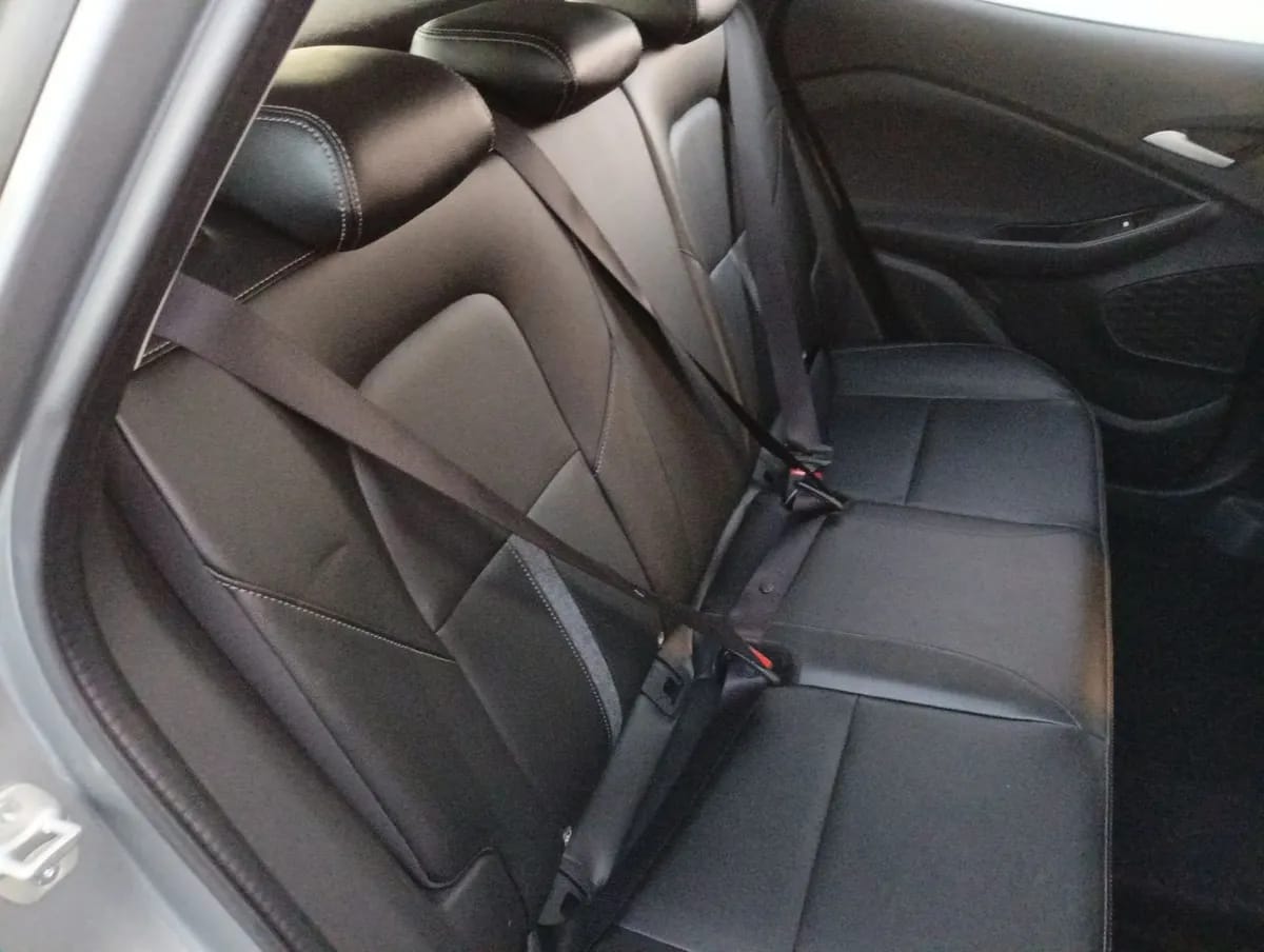 Chevrolet Tracker 1.2t Ltz R 4x2 At 5p año 2026