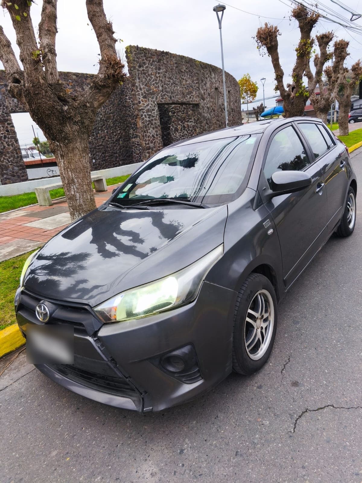TOYOTA YARIS 1.5 Sedan Xli Mt año 2017