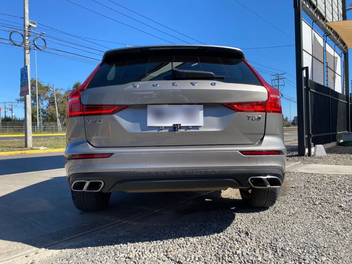 Volvo V60 Coross Country Ii T5 2.0 Momentum Awd Aut año 2021