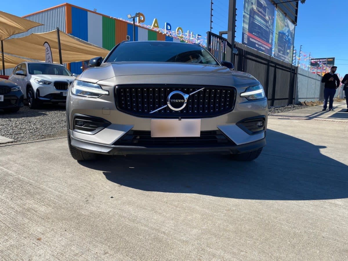 Volvo V60 Coross Country Ii T5 2.0 Momentum Awd Aut año 2021