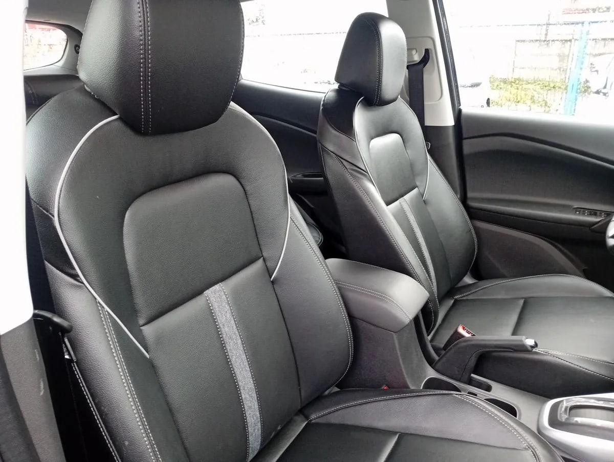 Chevrolet Tracker 1.2t Ltz R 4x2 At 5p año 2026