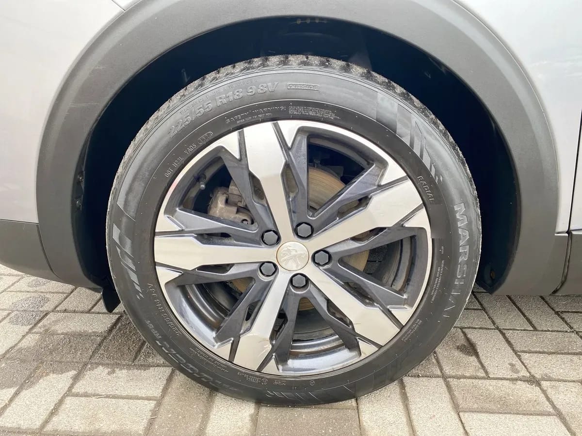 Peugeot 5008 1.5 Allure Pack Bluehdi Diesel 4x2 130 Eat8 5p año 2021