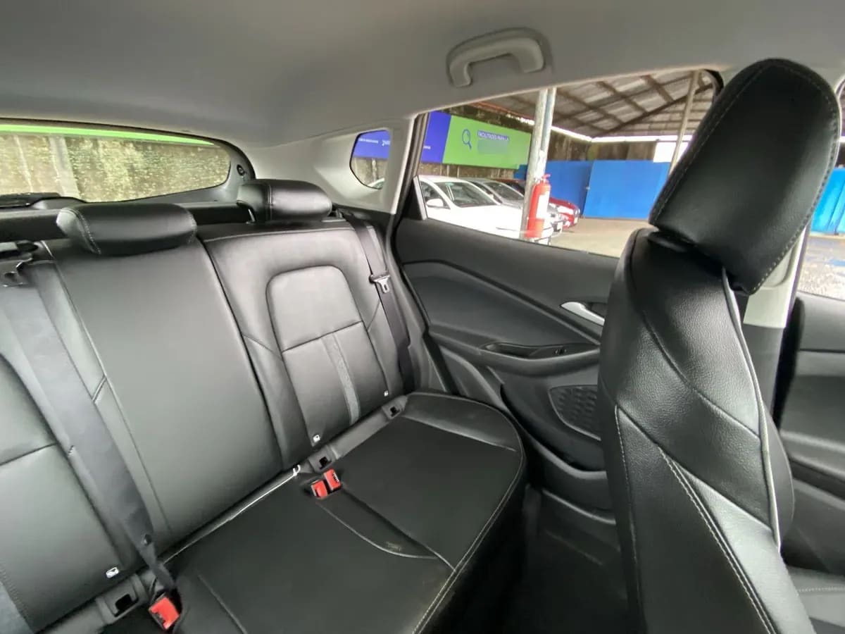 Chevrolet Tracker 1.2t Ltz R 4x2 At 5p año 2026