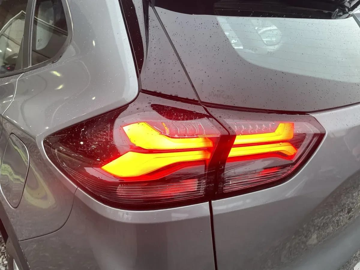 Chevrolet Tracker 1.2t Ltz R 4x2 At 5p año 2026