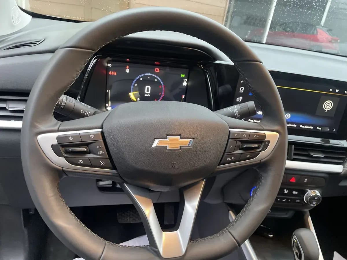 Chevrolet Tracker 1.2t Ltz R 4x2 At 5p año 2026