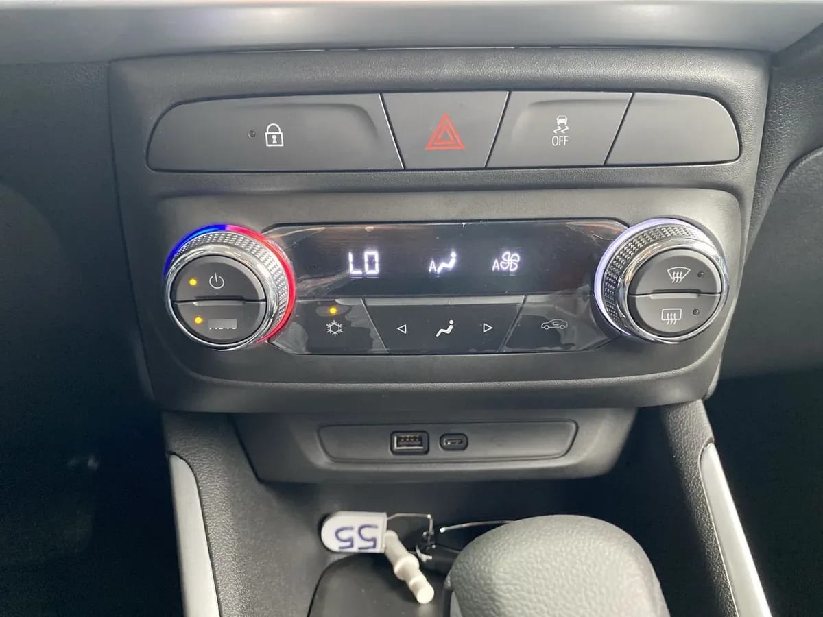 Chevrolet Tracker 1.2t Ltz R 4x2 At 5p año 2026