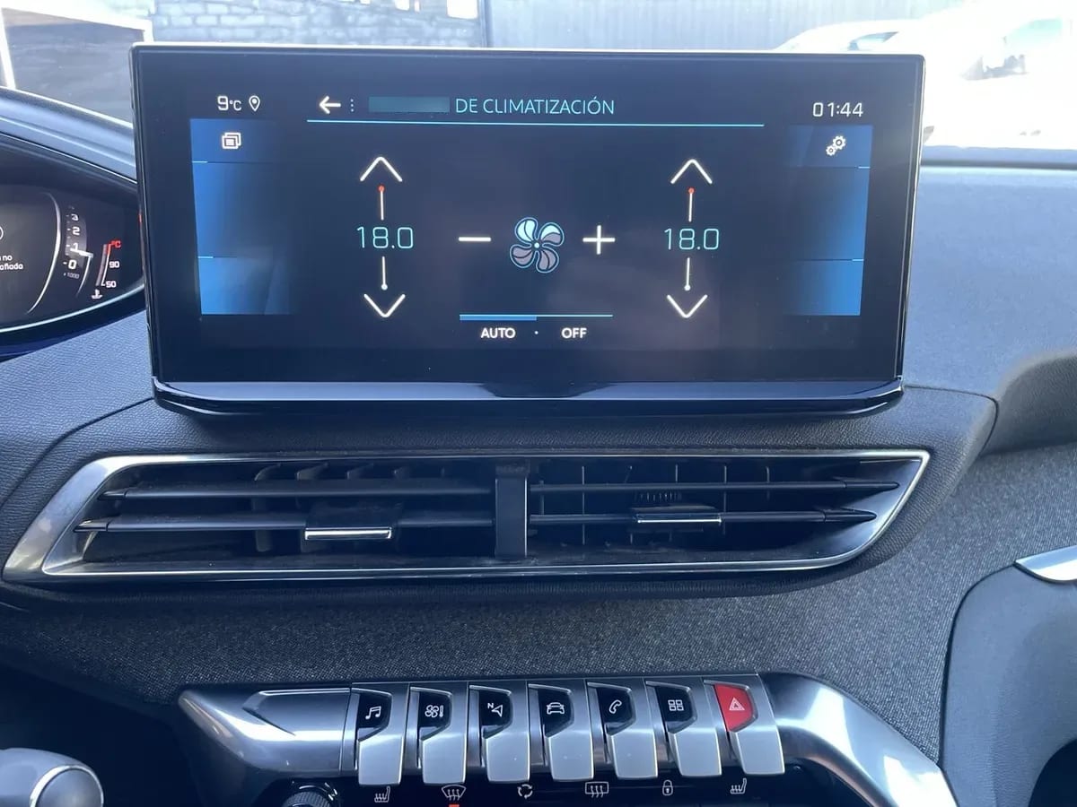 Peugeot 3008 1.5 Allure Pack Bluehdi 130 4x2 Eat8 5p año 2024