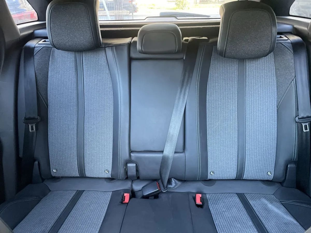 Peugeot 3008 1.5 Allure Pack Bluehdi 130 4x2 Eat8 5p año 2024