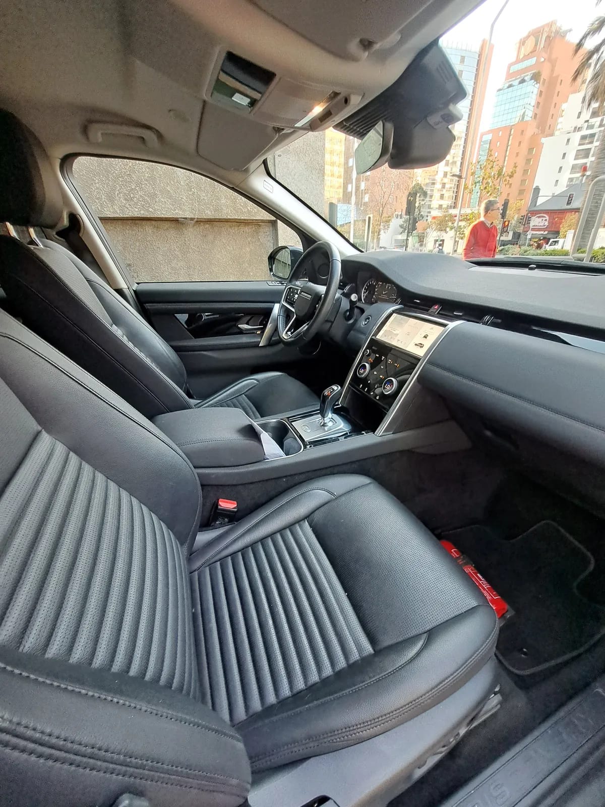 Land Rover Discovery 2.0 I R-Dynamic S At 4x4 año 2023