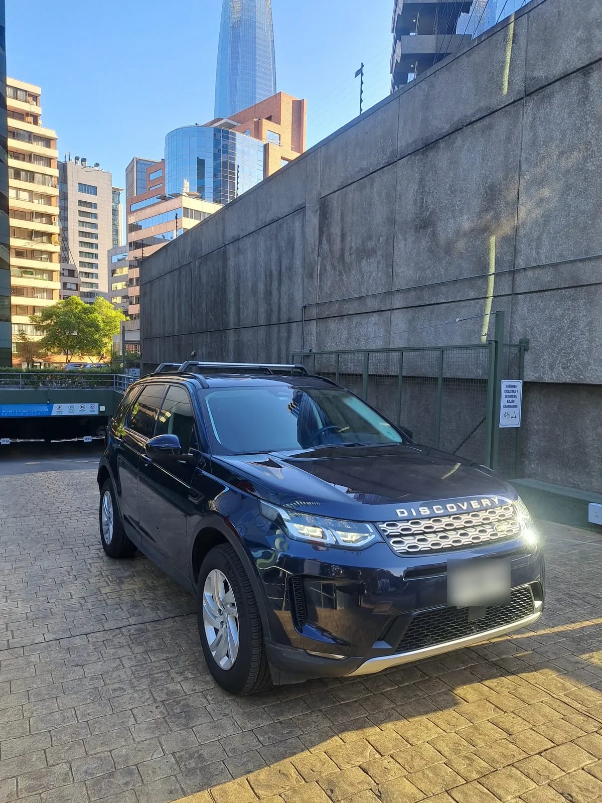 Land Rover Discovery 2.0 I R-Dynamic S At 4x4 año 2023