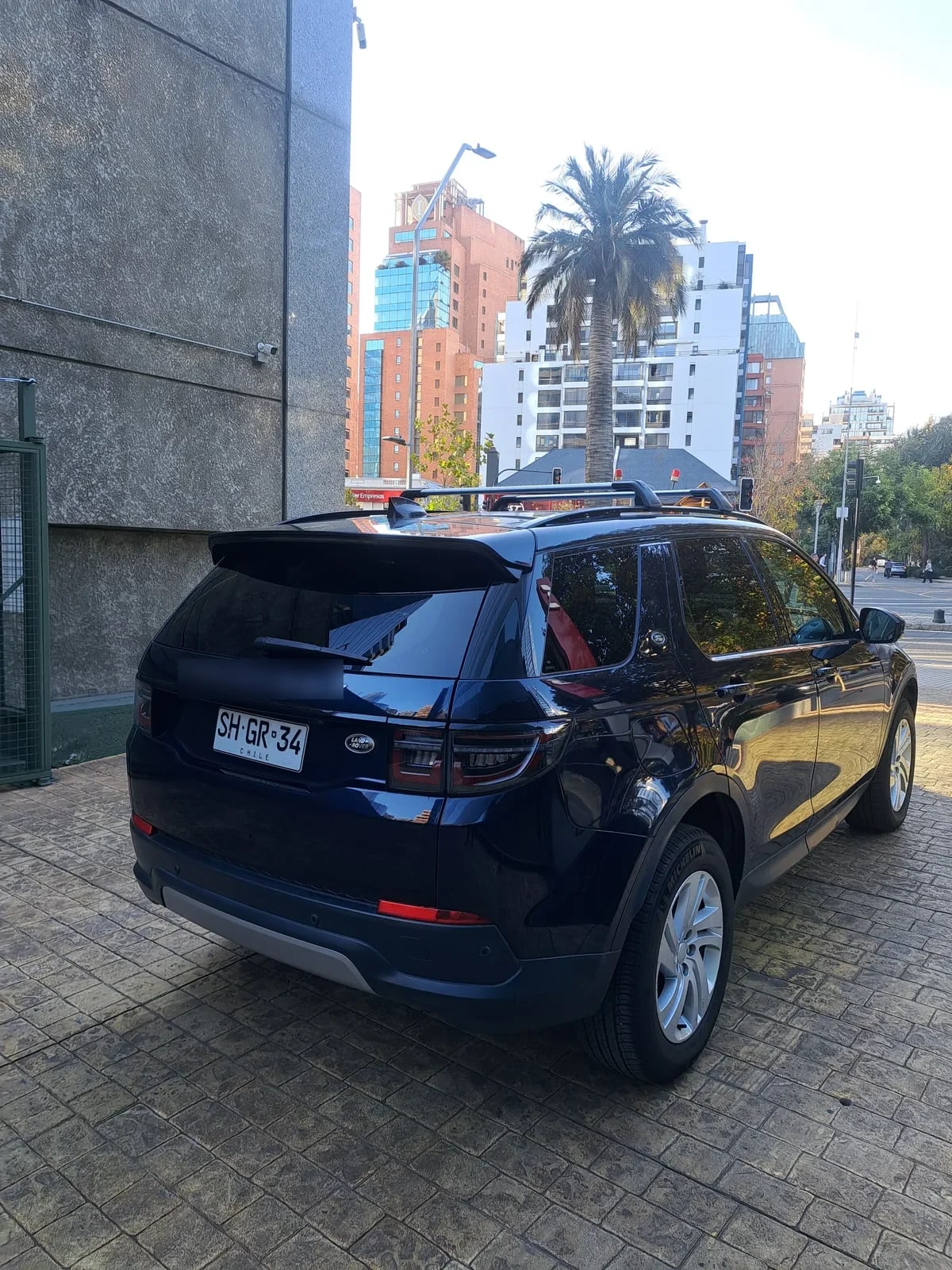 Land Rover Discovery 2.0 I R-Dynamic S At 4x4 año 2023