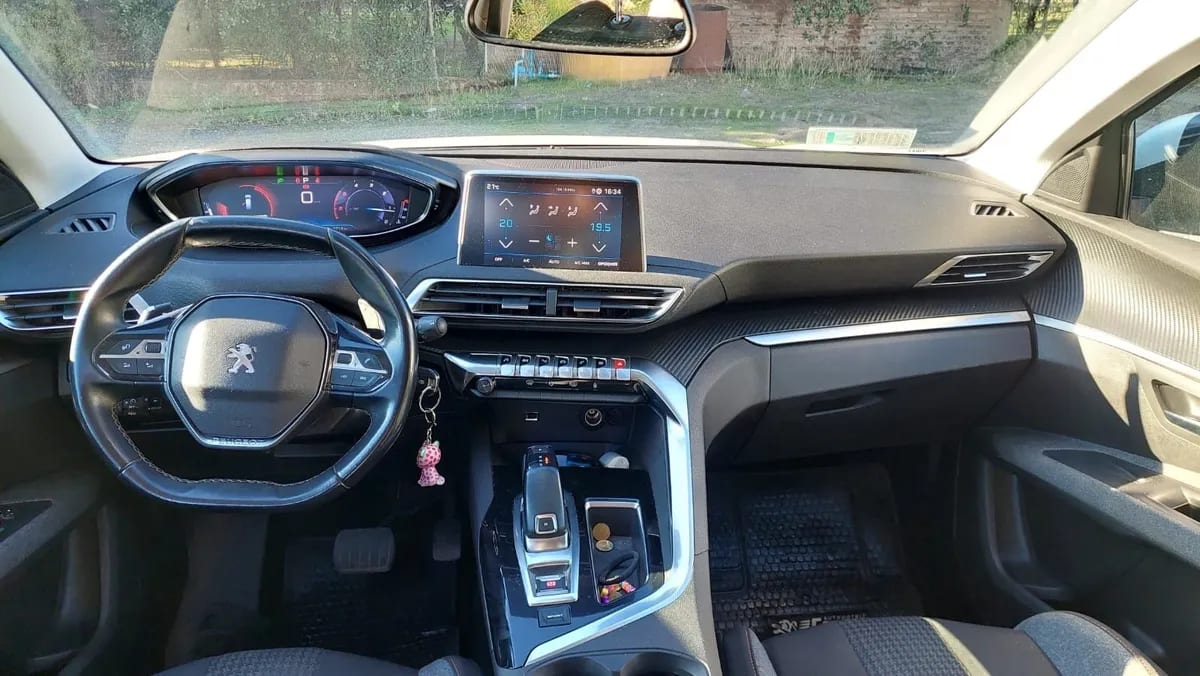 PEUGEOT 5008 1.5 Active Bluehdi 130 At Diesel año 2020