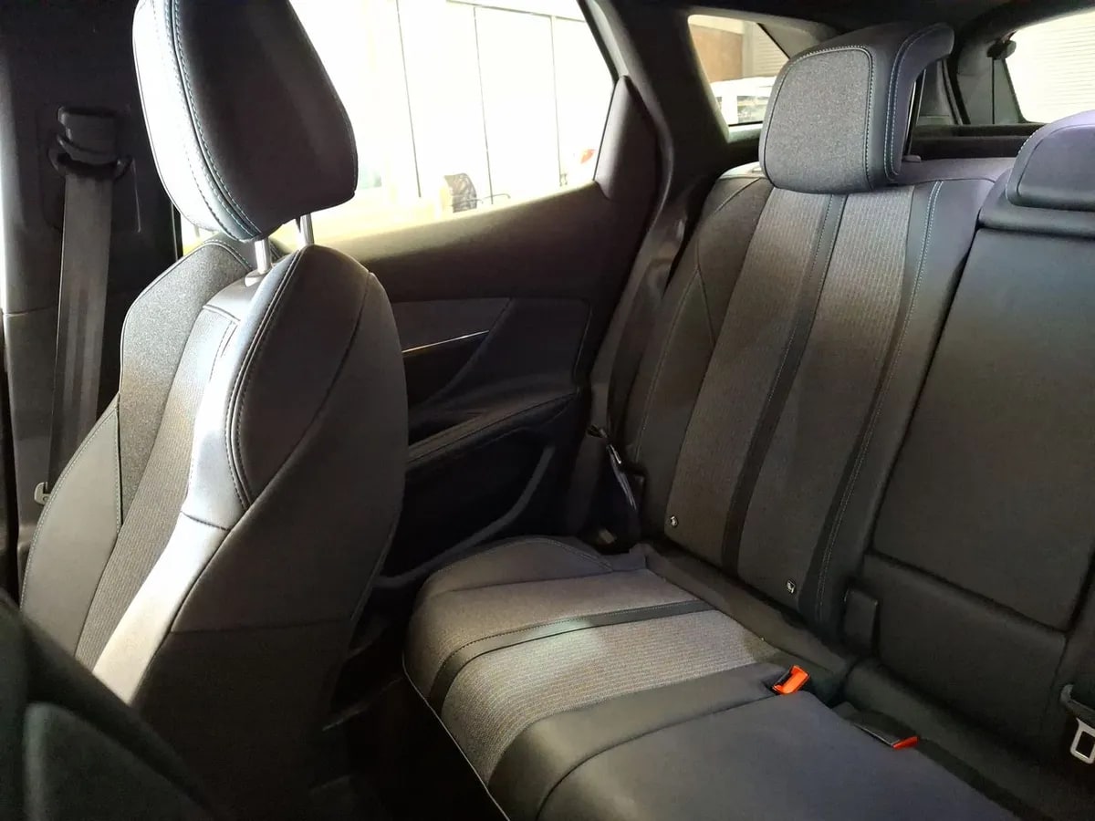 Peugeot 3008 1.5 Allure Pack Bluehdi 130 4x2 Eat8 5p año 2024