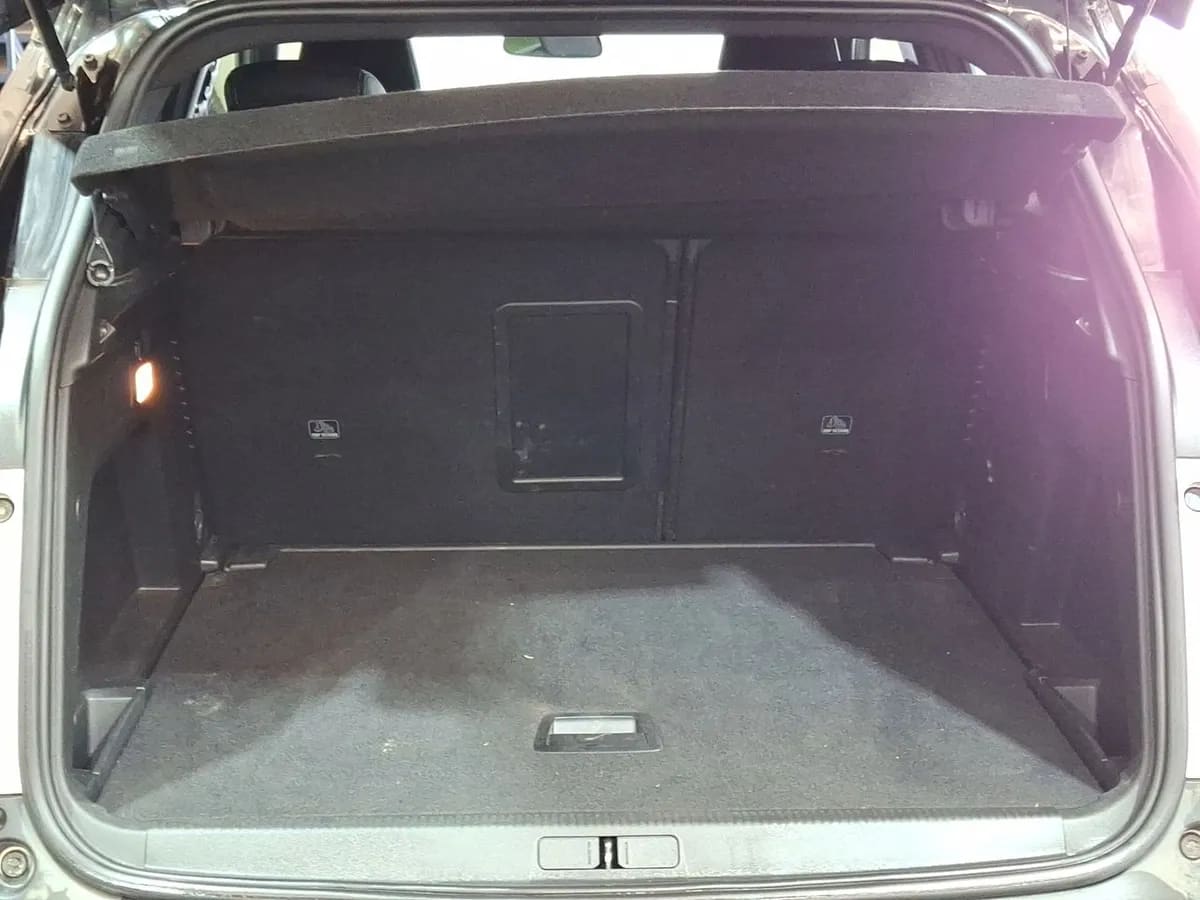 Peugeot 3008 1.5 Allure Pack Bluehdi 130 4x2 Eat8 5p año 2024
