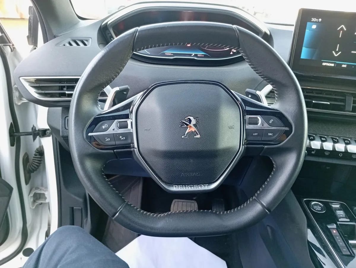 Peugeot 3008 1.5 Allure Pack Bluehdi 130 4x2 Eat8 5p año 2024