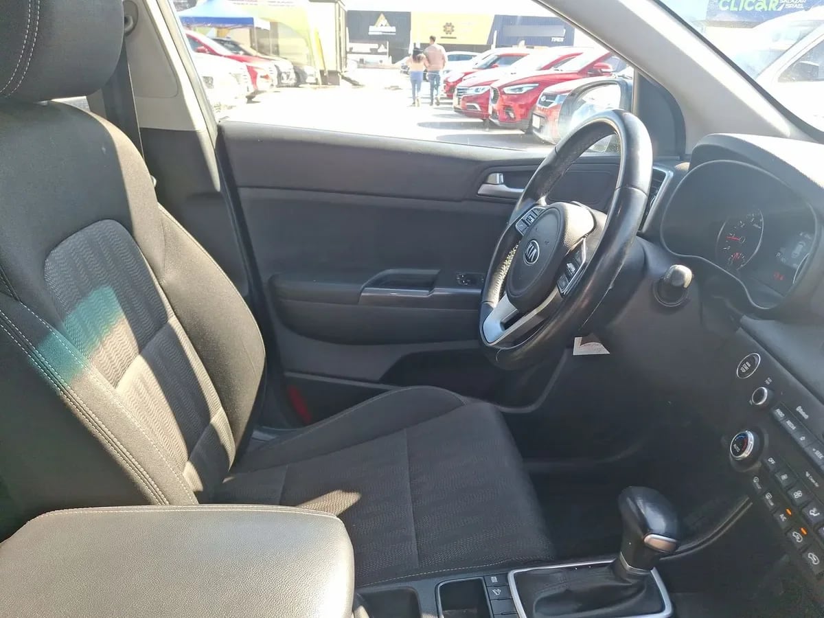 Kia Sportage 2.0 Lx 2wd Special Pack 6at 5p año 2021