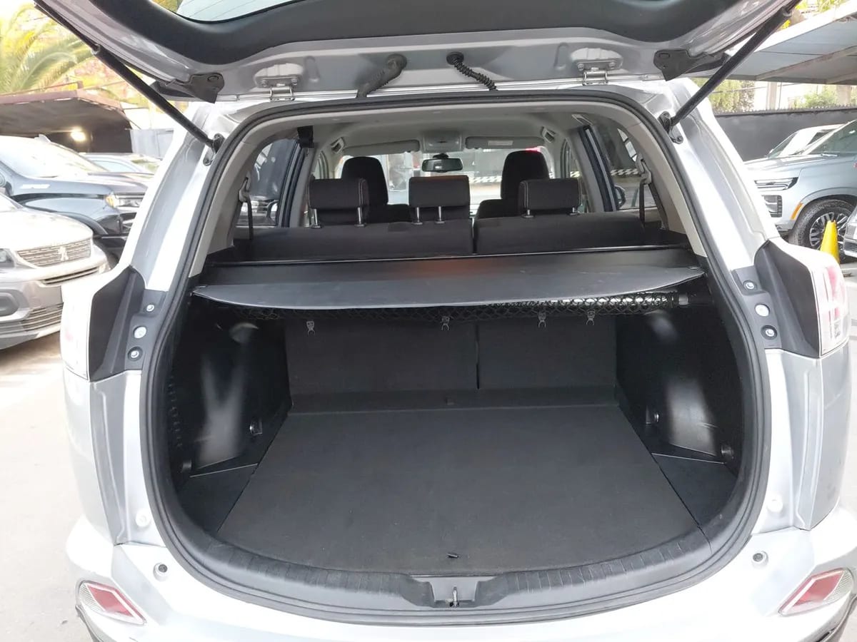 Toyota Rav 4 2.0 4x2 Super Lujo Cvt At 5p año 2019