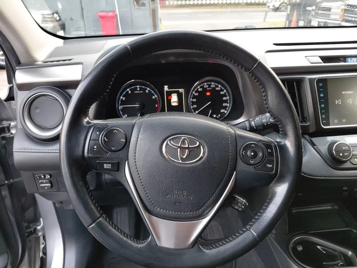 Toyota Rav 4 2.0 4x2 Super Lujo Cvt At 5p año 2019