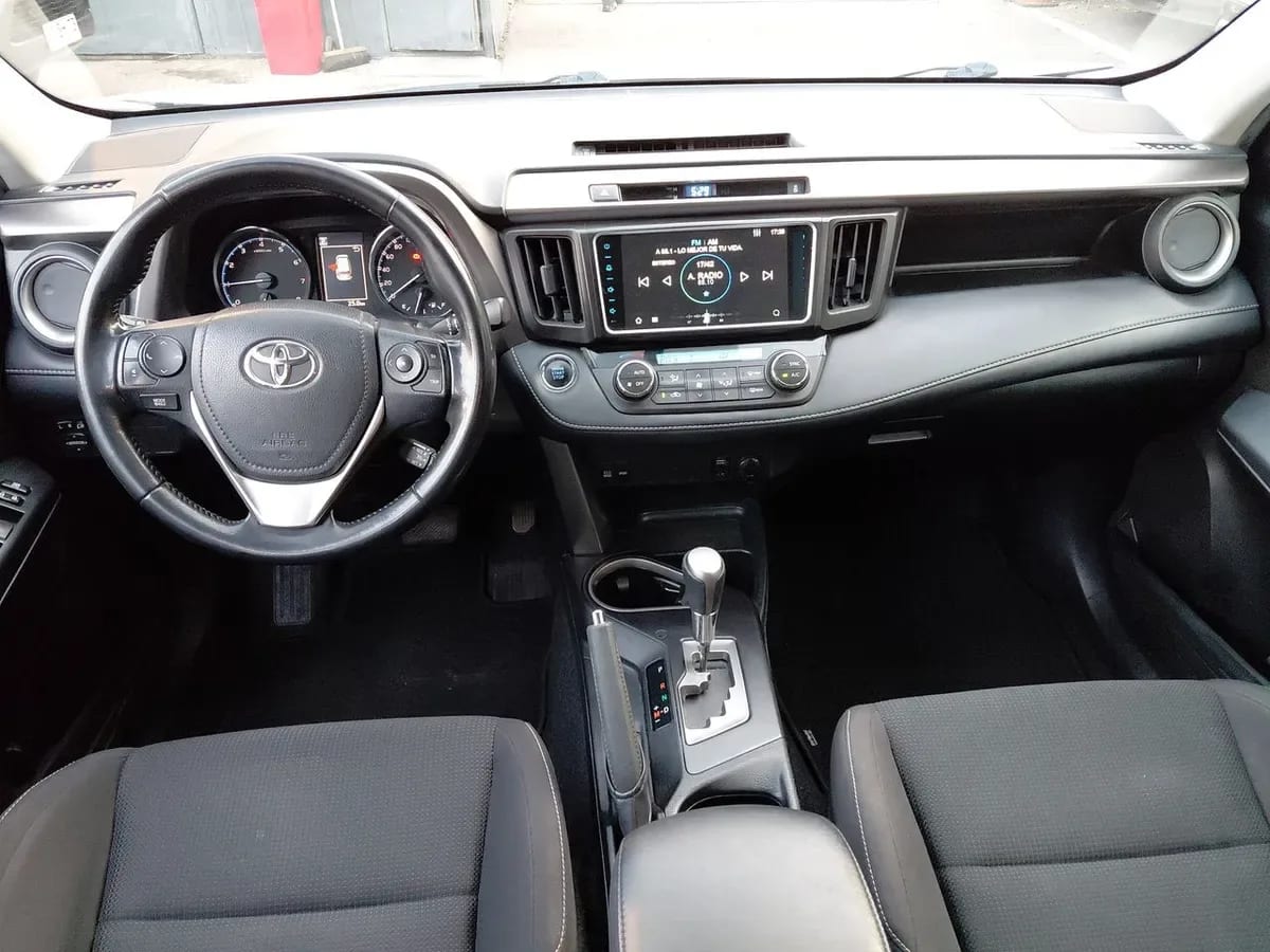 Toyota Rav 4 2.0 4x2 Super Lujo Cvt At 5p año 2019