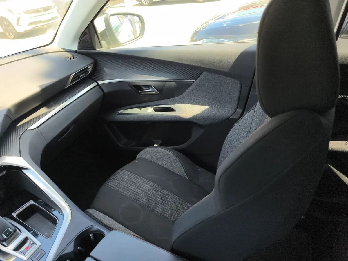 Peugeot 3008 1.5 Allure Bluehdi 4x2 130 Eat8 5p año 2020
