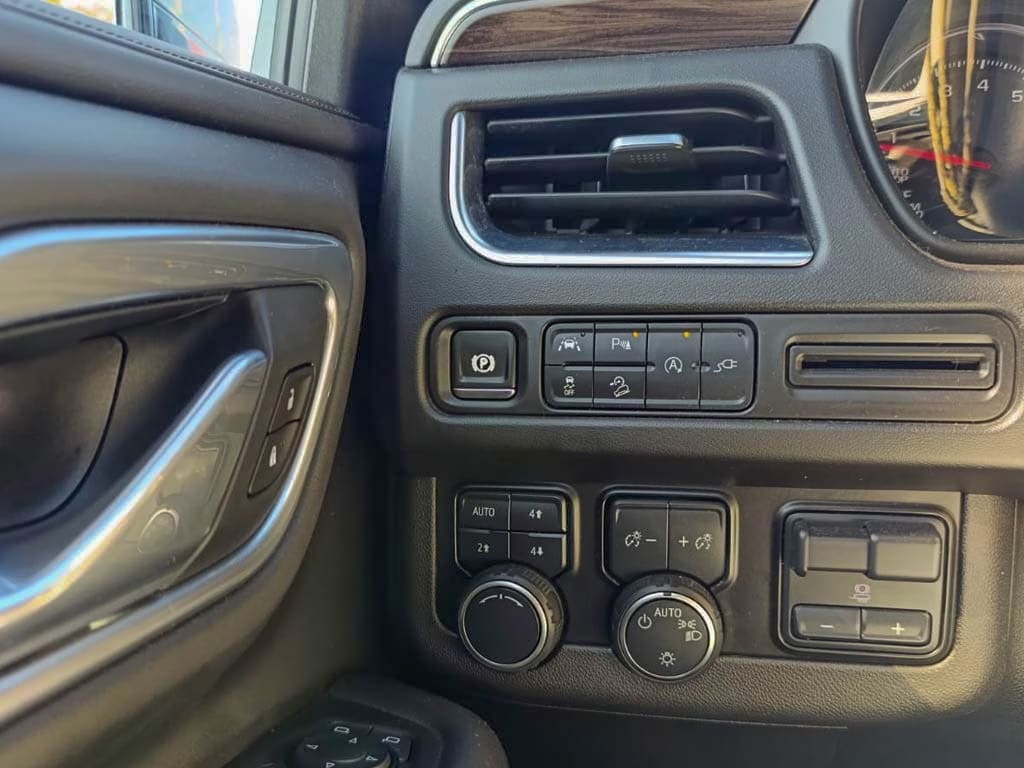 Chevrolet Suburban 4wd Z71 año 2021